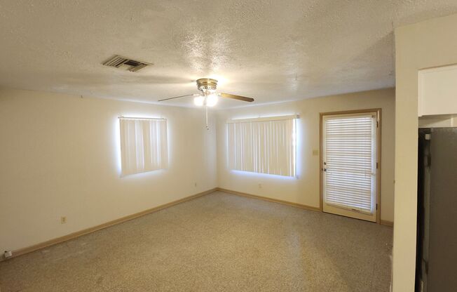 Cozy 3 bedroom/2 bath home - NO HOA