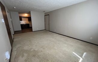 2 beds, 1 bath, $950, Unit 4