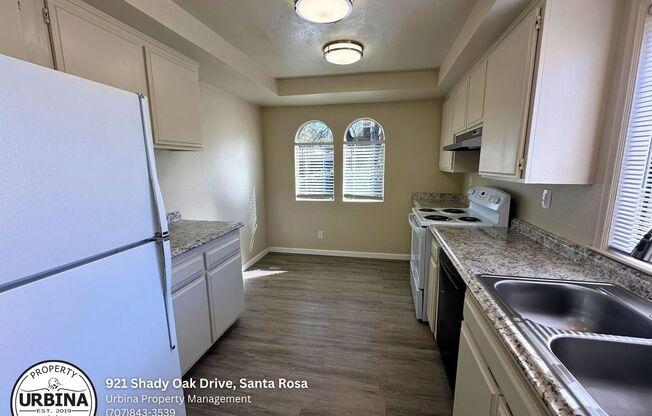 Spacious 3-Bedroom End Unit in Prime Santa Rosa Location!