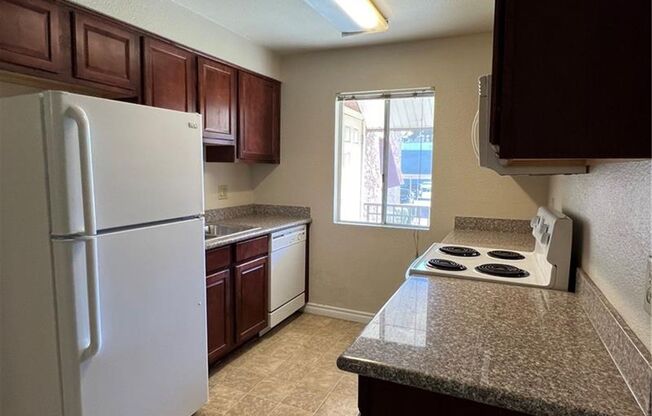 PERFECT (1) Bedroom Upstairs Condo