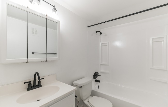 Abelia Square Bathroom