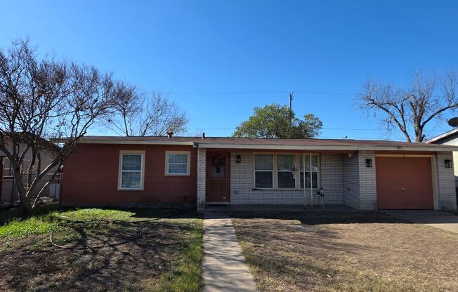 Charming remodeled 3-bedroom home for lease!