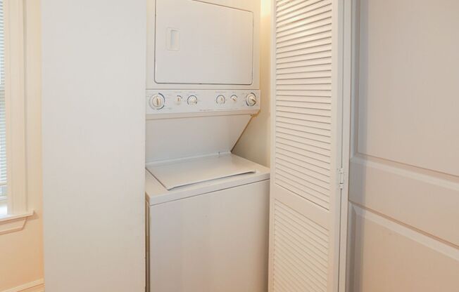 2 beds, 2 baths, 1,140 sqft, $3,150, Unit 3814S-1E