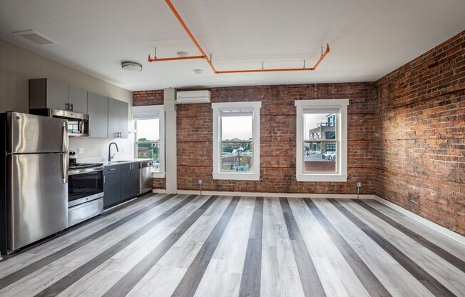 Studio, 1 bath, 550 sqft, $1,299, Unit 479-301