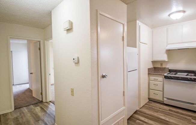 2 beds, 1 bath, $2,700