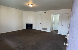 2 beds, 1 bath, 870 sqft, $1,165, Unit Unit 10