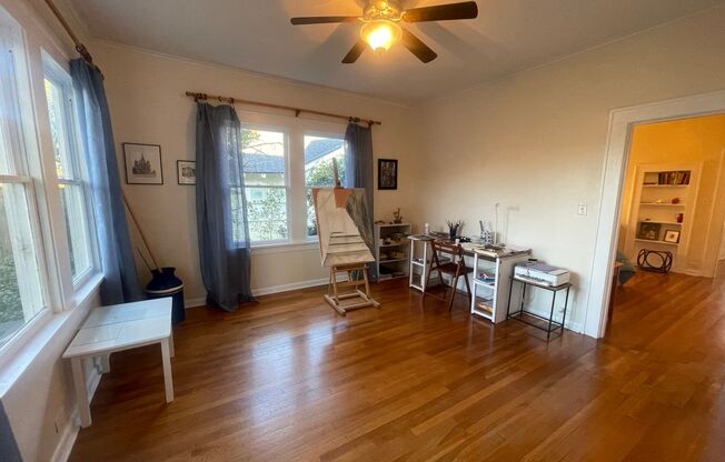 3 beds, 1 bath, $1,250