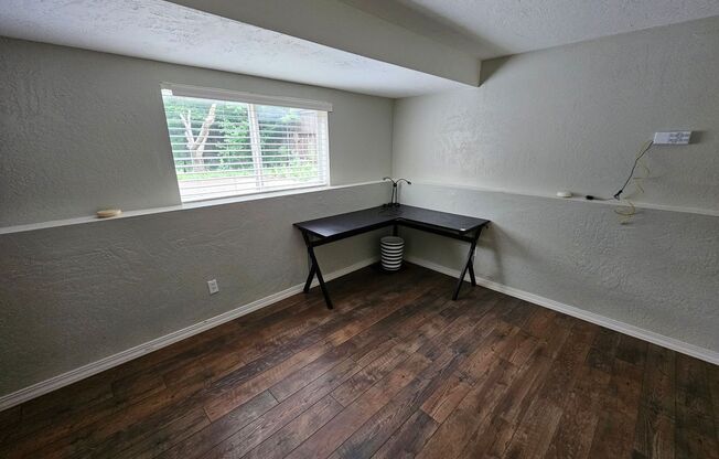 2 beds, 1 bath, $1,150