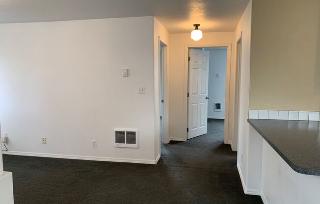 2 beds, 1 bath, 900 sqft, $1,850, Unit 4314 Upper