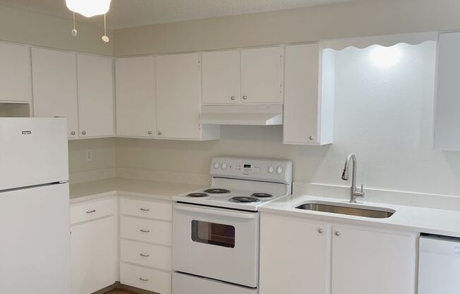 2 beds, 1 bath, 845 sqft, $1,595, Unit 26