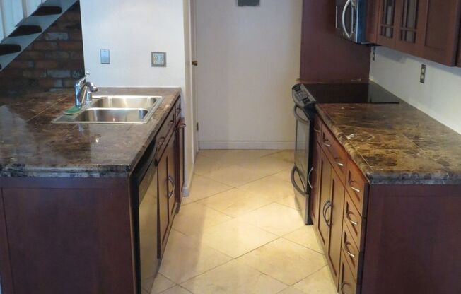 2 beds, 1 bath, $2,800