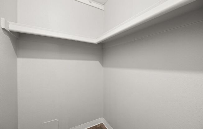 2 beds, 1 bath, 900 sqft, $1,025, Unit 122