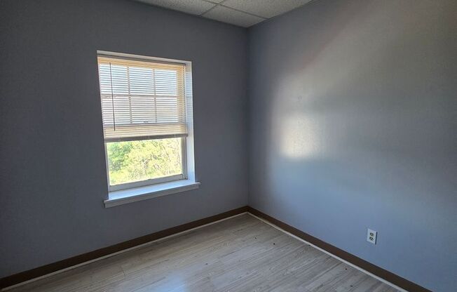 1 bed, 1 bath, 600 sqft, $550, Unit 507