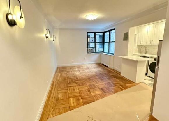 340 E 66th St 4K
