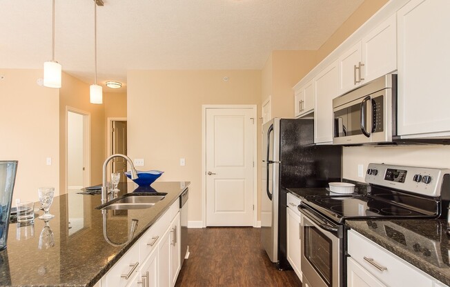 1 bed, 1 bath, 863 sqft, $1,330, Unit 3FP5213