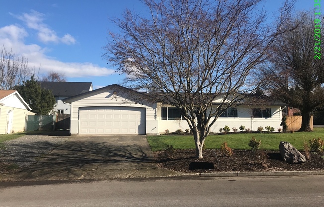 Honey stop the car one-Level ranch in the sought after Felida neighborhood.