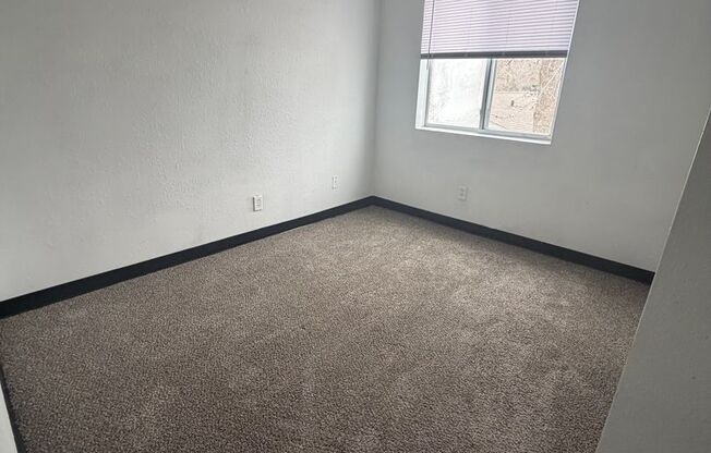 3 beds, 2 baths, 1,225 sqft, $1,395, Unit 1102 10A