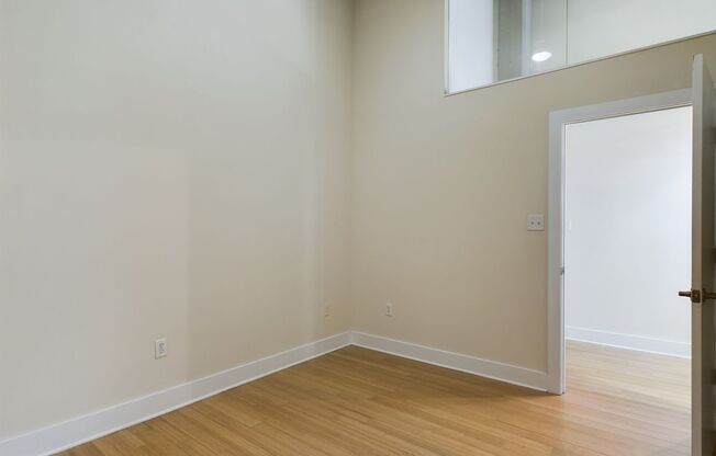 2 beds, 2 baths, 955 sqft, $1,550, Unit 324
