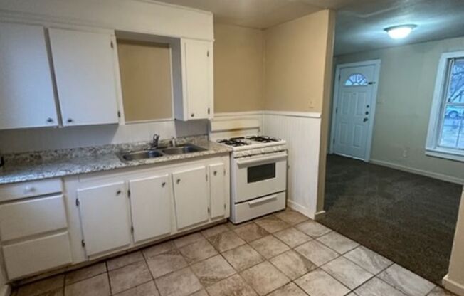 3 beds, 1 bath, $995