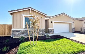 North Merced: $2650 4 bed 3 bath NEW CONSTRUCTION never lived in home with all house fan *