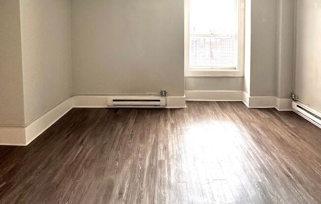 Studio, 1 bath, 255 sqft, $1,525, Unit 909