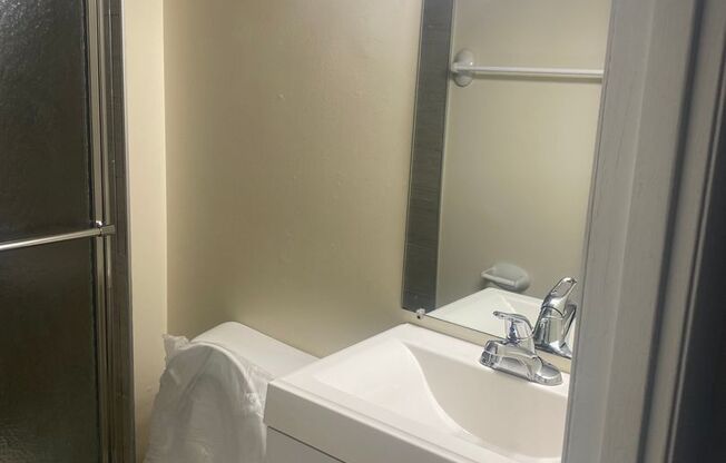 3 beds, 2 baths, 1,300 sqft, $2,200, Unit 3351 #203