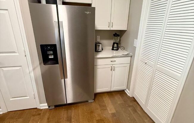 3 beds, 2 baths, 1,394 sqft, $2,850, Unit Daniel Ellis