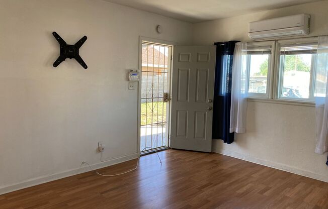 1 bed, 1 bath, $1,600