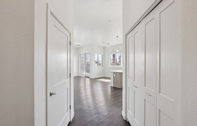 2 beds, 2 baths, 1,161 sqft, $2,260