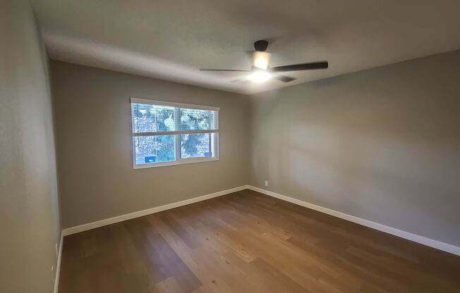 2 beds, 1 bath, 950 sqft, $3,100, Unit 1720-28