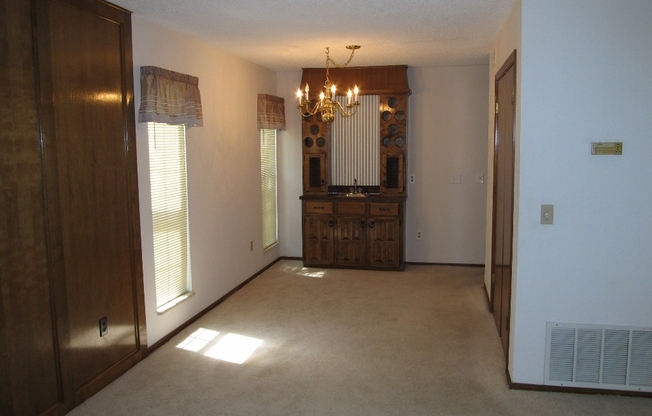 2 beds, 1.5 baths, $1,275