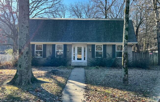 Beautiful 3 bed/2.5 bath Home In Cozy Neighborhood Ready to Rent!