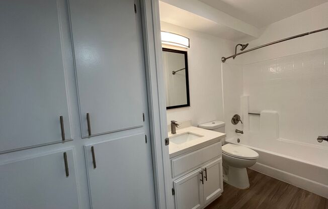 1 bed, 1 bath, 700 sqft, $1,698, Unit 219