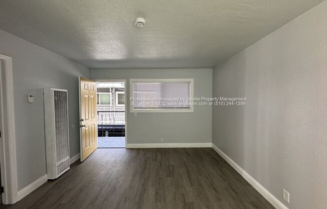 RECENTLY UPDATED & Move-In Ready 1BR/1BA Apartment