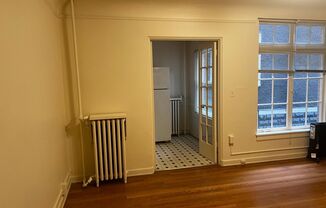 Studio, 1 bath, 470 sqft, $1,295, Unit 107