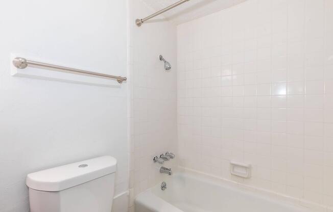 1 bed, 1 bath, 636 sqft, $1,160