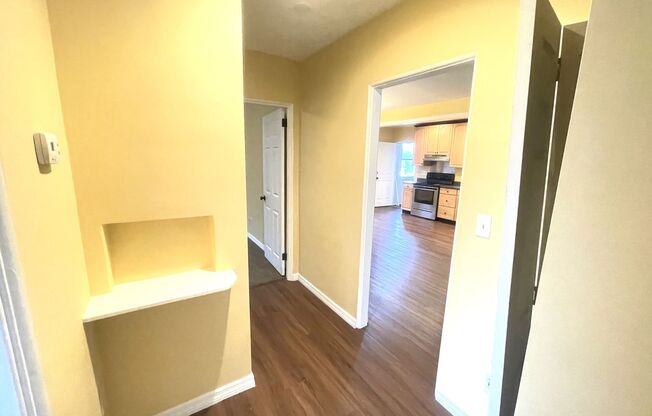 2 beds, 1 bath, 950 sqft, $1,195, Unit Unit 3