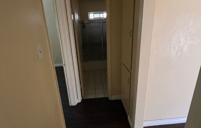 House 2BR/1BA Available Now