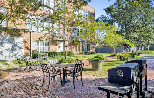 Broad Street Lofts Courtyard