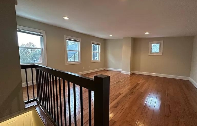 287 MONTICELLO AVE