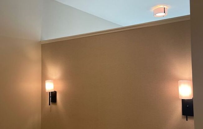 1 bed, 1 bath, 555 sqft, $1,945, Unit 405