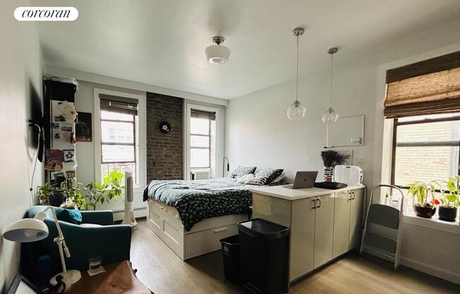 48 W 138 ST