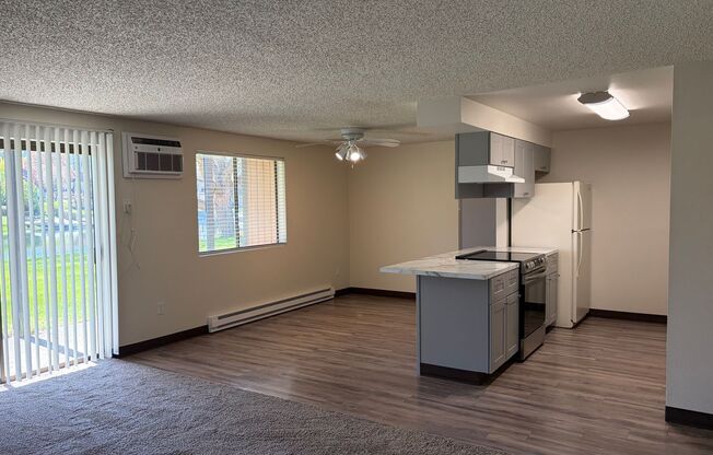 Woodlake Village Apts