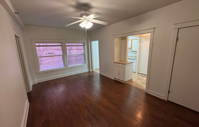 2 beds, 1 bath, 750 sqft, $1,100, Unit 9