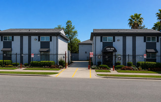 Long Point Plaza Apartments - Spring Branch Best Location & ALL BILL PAID