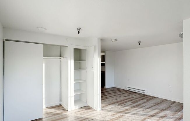 Studio, 1 bath, 480 sqft, $1,450, Unit 321