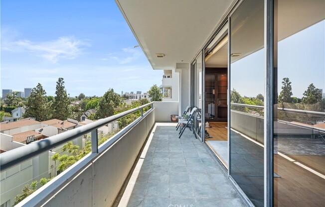 3 beds, 3.5 baths, 2,426 sqft, $7,500, Unit 609