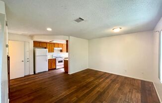 2 beds, 1.5 baths, 850 sqft, $2,100, Unit Unit B