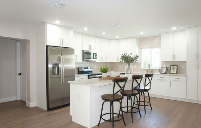 1/2 OFF 3 Bedroom, 2 Bathroom + Bonus Room Home for Rent in South Tampa!