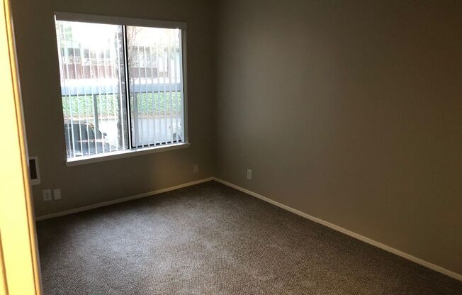 2 beds, 1 bath, 900 sqft, $1,550, Unit 1206